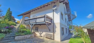 Hünstetten Wallrabenstein! Großz. Ein- bis Zweifamilienhaus mit mehreren Garagen und schönem Garten