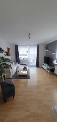 Schöne, helle 4- ZW (90 m²) für 900 € kalt (NK 160 €)