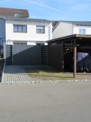 Schönes Doppelhaus in RT-Rommelsbach in ruhiger Wohnlage mit Carport und Abstellplatz