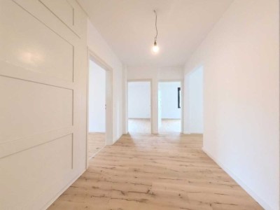 Helle 4 Zimmer Altbauwohnung mit kleinem Garten in ruhiger Wohnlage!!