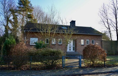 Idyllisches Familienhaus mit reichlich Platz und viel Potenzial!