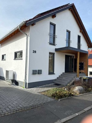 Freistehendes 1-Familienhaus mit Einliegerwohnung, ca. 950m² Grundstück 

weitere Informationen und