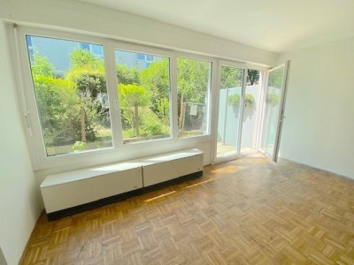 PROVISIONSFREI VOM EIGENTÜMER! UNSANIERTE 2-ZIMMER WOHNUNG MIT TERRASSE AUF DER HOHEN WARTE!