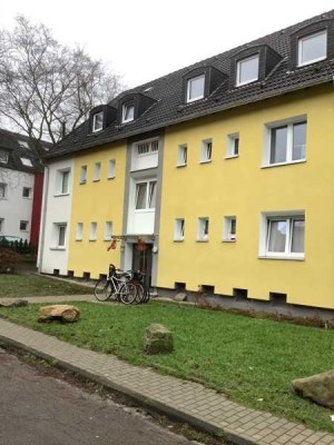 Gemütliche 3-Zimmer-Wohnung im DG , einzugsbereit!