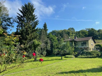 Wohnen im Grünen - 4-Zimmer mit Balkon und Gartennutzung in Bensheim-Gronau