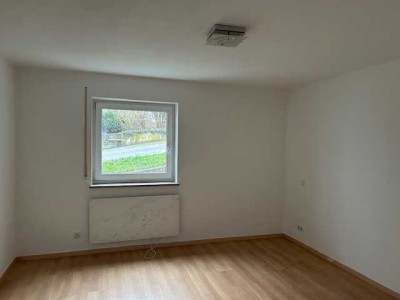 Gepflegte 2-Zimmer-Wohnung im EG mit Terrasse in Litzendorf