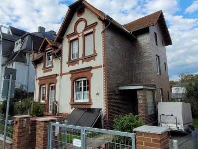 Freistehendes charaktervolles Wohnhaus, renovierungsbedürftig