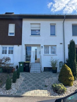 Freundliches 5,5-Zimmer-Reihenmittelhaus mit gehobener Innenausstattung in Tamm-Hohenstange
