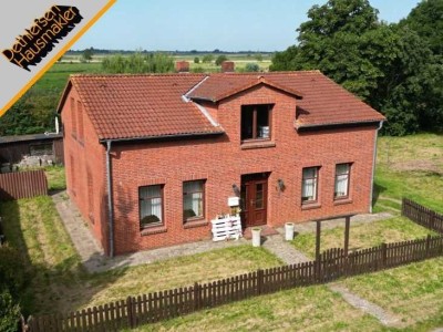 Verkauf eines Landarbeiterhauses mit Wiesenblick zwischen Heide und Lunden, Kreis Dithmarschen