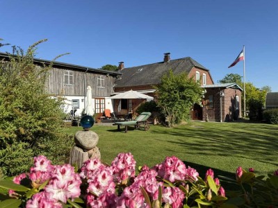 Landhaus an der Ostsee mit parkähnlichem Garten und Blick auf 
die Geltinger Bucht!