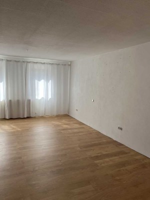 Helle 3-Zimmer Wohnung mit teils überdachtem Balkon sowie Stellplatz in Bad Kreuznacher Innenstadt