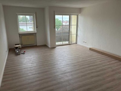 Mietwohnung 1 Zimmer Appartement in einem Mehrfamilienhaus -2. Stock mit Balkon