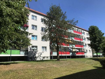 Sonnige 2-Raum-Wohnung mit neuem Balkon in luftiger Höhe!