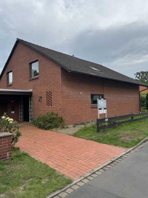 Großräumiges Einfamilienhaus, massiv gebaut in absolut ruhiger Top-Lage, direkt in Isenbüttel