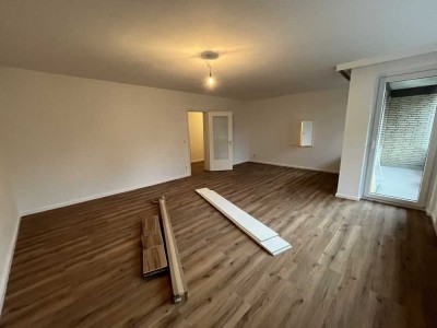 Erstbezug nach Sanierung mit EBK und Balkon: freundliche 3-Zimmer-Wohnung in Norderstedt