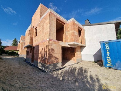 AKTION! EINZELHAUS MIT KELLER. 5 BUS-MINUTEN BIS U2 ASPERN NORD. PROVISIONSFREI FÜR DEN KÄUFER.