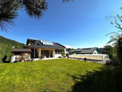 Traumhafte Architekten-Villa mit Swimming-Pool in Ruhelage
