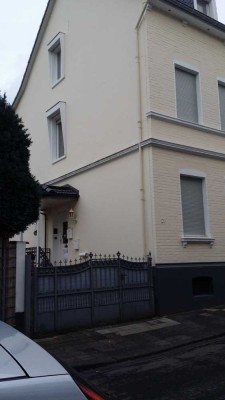 Gepflegte 4-Zimmer-Wohnung mit direktem Gartenzugang