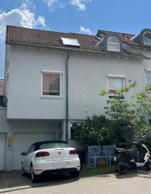 Aichwald-Aichschieß: Moderne Doppelhaushälfte in ruhiger Lage