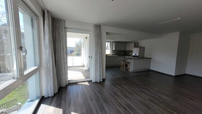 Geschmackvolle 3-Zimmer-Wohnung mit Loggia und Einbauküche in Simmerath