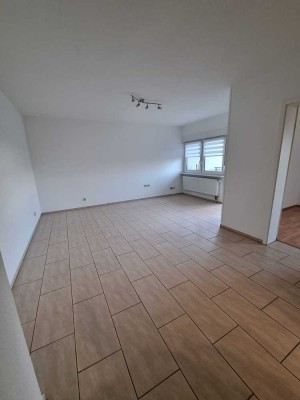 Barrierefreie moderne 2 Zimmer EG Wohnung, Zentral gelegen mit Blick auf die Weinberge