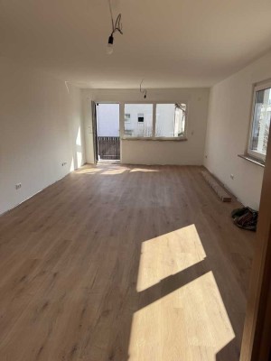 Helle, kernsanierte 4-Zimmer-Wohnung in Bensheim-Auerbach mit Balkon