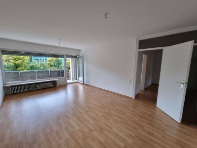***Top gelegene 3-Zi-Wohnung mit Balkon, EBK und TG-Stellplatz***