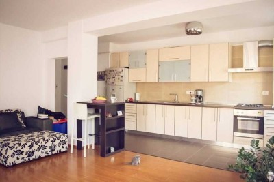 Stilvolle, vollständig renovierte 1,5-Raum-Wohnung mit EBK in Neuhausen auf den Fildern