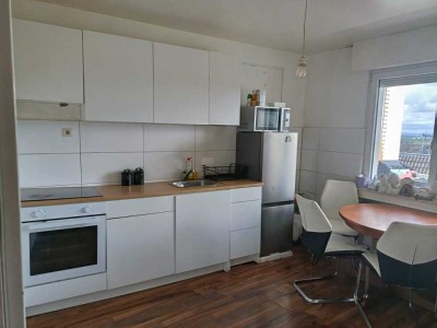 Vollständig renovierte 2-Raum-Wohnung mit Balkon in Hürth