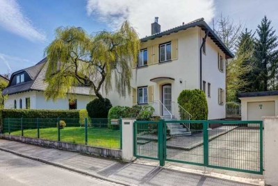 ** Einfamilienhaus  zum Verlieben mit Potenzial** sofort bezugsfrei**
