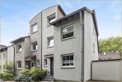 Ideal für Familien, viel Platz, traumhafter Garten !
Tolles Erbpachtgrundstück, noch 65 J. Laufzeit