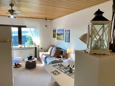 Ansprechende 1-Zimmer-Wohnung mit gehobener Innenausstattung mit Balkon und EBK in Winterberg