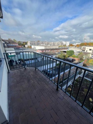 Lichtdurchflutete, großzügige 2-Zimmerwohnung mit Balkon