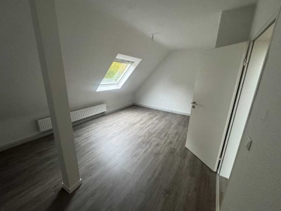 2-Zimmer-Dachgeschosswohnung in Langenfeld (Reusrath)