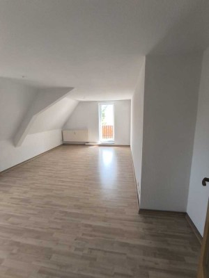 Wohnen wie im Urlaub - 2 RW mit Balkon und Stellplatz