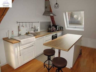 stilvolle 2-Zimmer Dachgeschosswohnung mit EBK in Frankfurt Westend-Nord