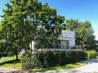 * Moderne und helle 4-Zimmerwohnung mit Terrasse am Elbhang *