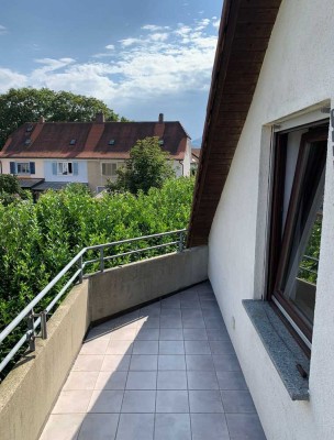 Exklusive 2-Zimmer-DG-Wohnung mit EBK in Grenzach-Wyhlen