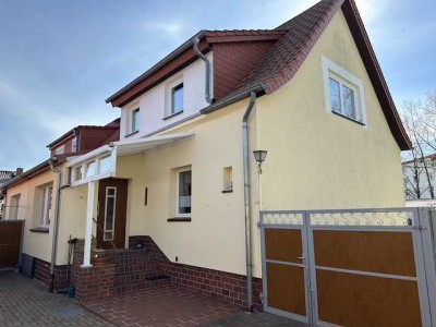 Familiendomizil in Schwedter Stadtlage: liebevoll und wertschätzend saniert. Ein echter Hingucker!