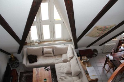 Helle 3 Zimmer Maisonette Wohnung mit Terrasse in der Altstadt von Esslingen.