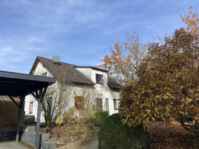 / Schickes Einfamilienhaus wartet auf neue Besitzer!