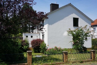 Schönes Einfamilienhaus mit gr. Garten in Bestlage