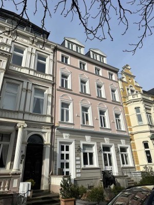 Maisonette Penthouse auf der Poppelsdorfer Allee - mit Einbauküche, Sauna und zwei Stellplätzen