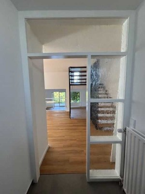 Erstbezug nach TOP-Sanierung! Lichtdurchflutetes Einfamilienhaus mit Garten