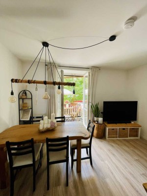 Helle 3-Zimmer-Hochparterre-Wohnung mit Einbauküche + Balkon - 2019 komplett renoviert!