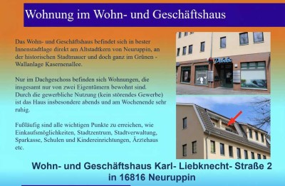 Sehr gepflegte 5 Zimmerwohnung mit Balkon, Fahrstuhl, 2 Bädern, Parkett, 2 PKW Stellplätze