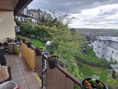 Wohnen in stadtnaher Lage von Gevelsberg! 3,0-Zimmer-Wohnung mit Balkon und großartigem Ausblick