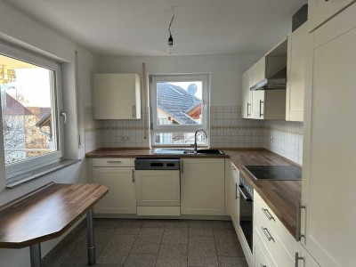 Modernisierte 3,5-Zimmer-Wohnung – Erstbezug nach Renovierung mit Balkon und Stellplatz