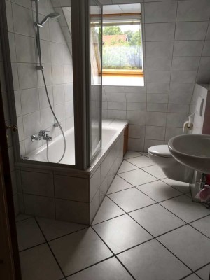 Erstbezug nach Sanierung mit Balkon und EBK: Freundliche 5-Raum-Maisonette-Wohnung in Kiel