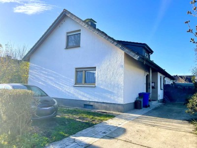 Erftstadt- Liblar, Ein- /Zweifamilienhaus nebst Anbau und Doppelgarage in bester Wohnlage